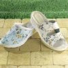 Sale Tempsl Mules fleuries Blanc ou Bleu